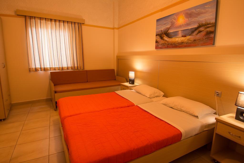 Minos Studios Chrissi Akti Chania Quarto foto