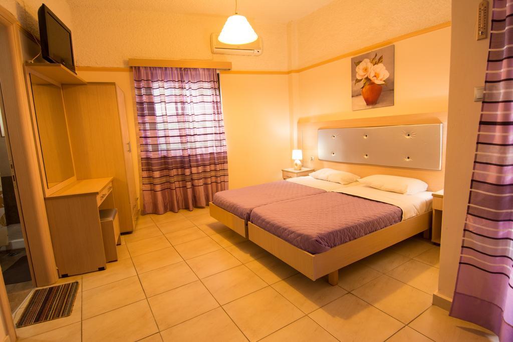 Minos Studios Chrissi Akti Chania Quarto foto