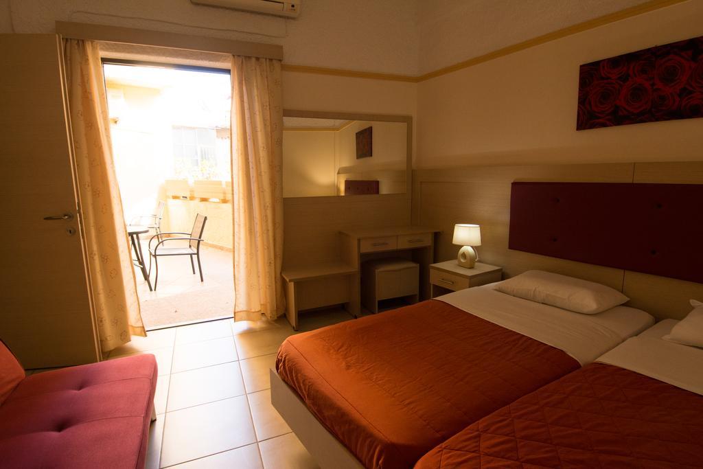 Minos Studios Chrissi Akti Chania Quarto foto